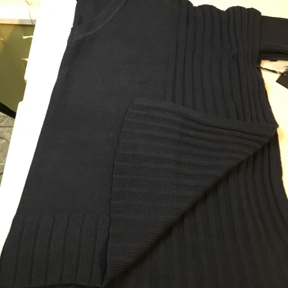 🆕 Vera Wang Oversized Brown Sweater NWT size medium - Picture 2 of 8